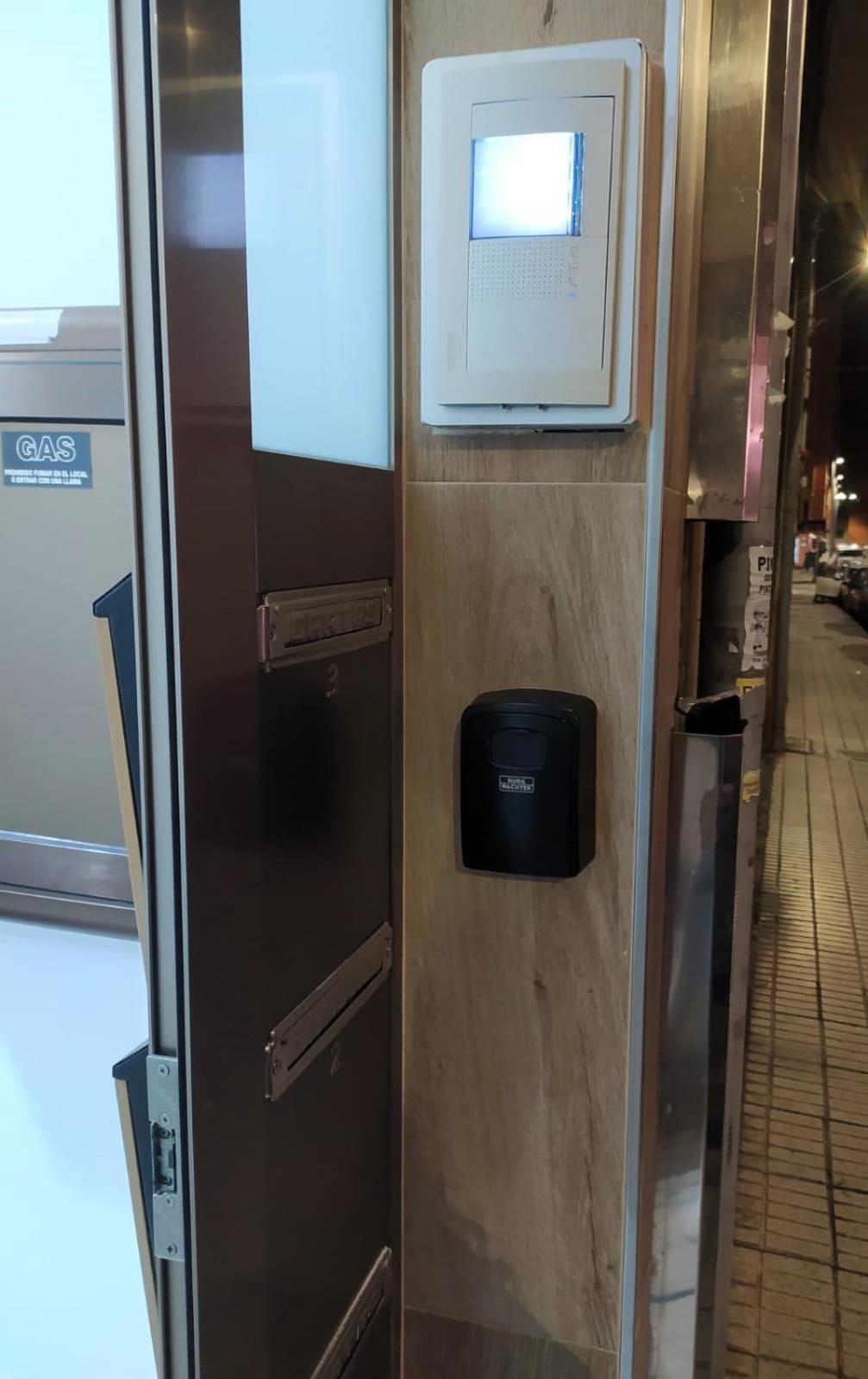Apartamento Amplio Con Dos Patios